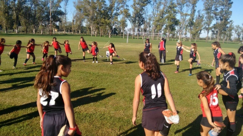 HOCKEY IAC: ENCUENTRO DE ESCUELITAS EN CRUZ ALTA