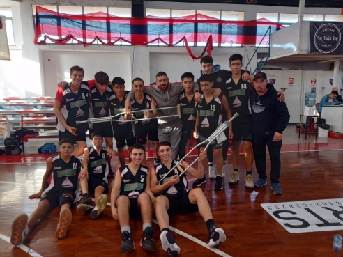 BÁSQUET INFANTIL: LOS PIBES SIGUEN EN CARRERA – 12/06/22